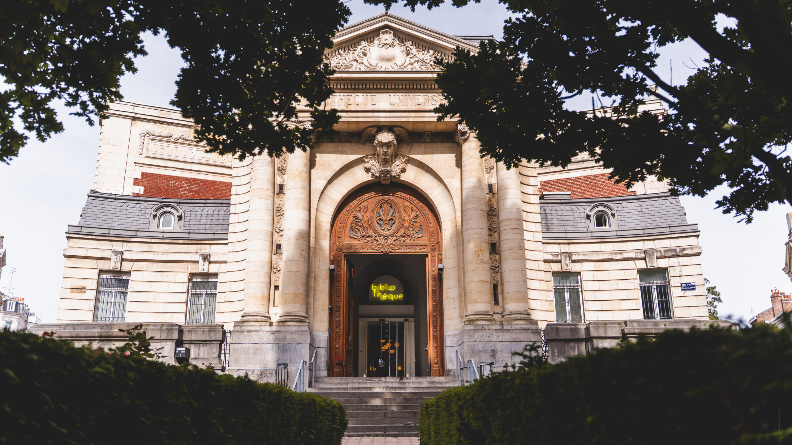 Façade de la bibliothèque de Sciences Po Lille
